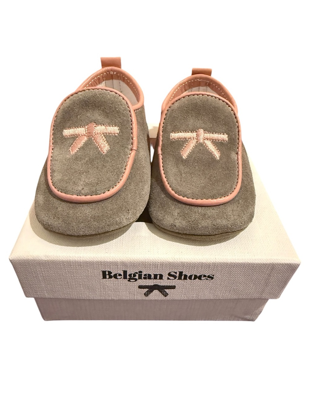 NIB Designer baby Belgian shoes light grey suede loafers w bows small/size 4